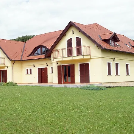 Beli Panzio Panzió Bakonybél