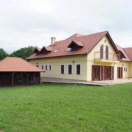 Beli Panzio Panzió Bakonybél